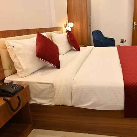 Hotel Down Town Paschim Vihar Delhi  Dış mekan fotoğraf
