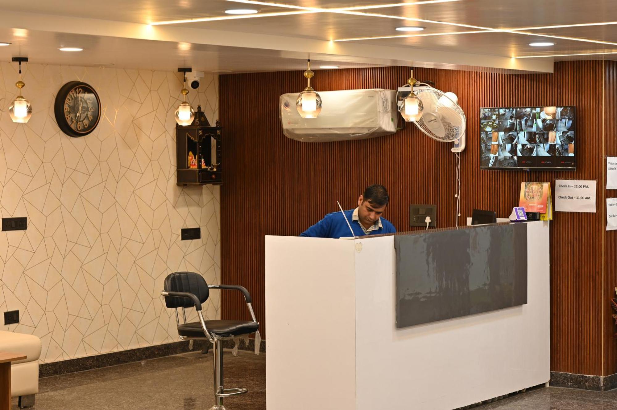 Hotel Down Town Paschim Vihar Delhi  Dış mekan fotoğraf