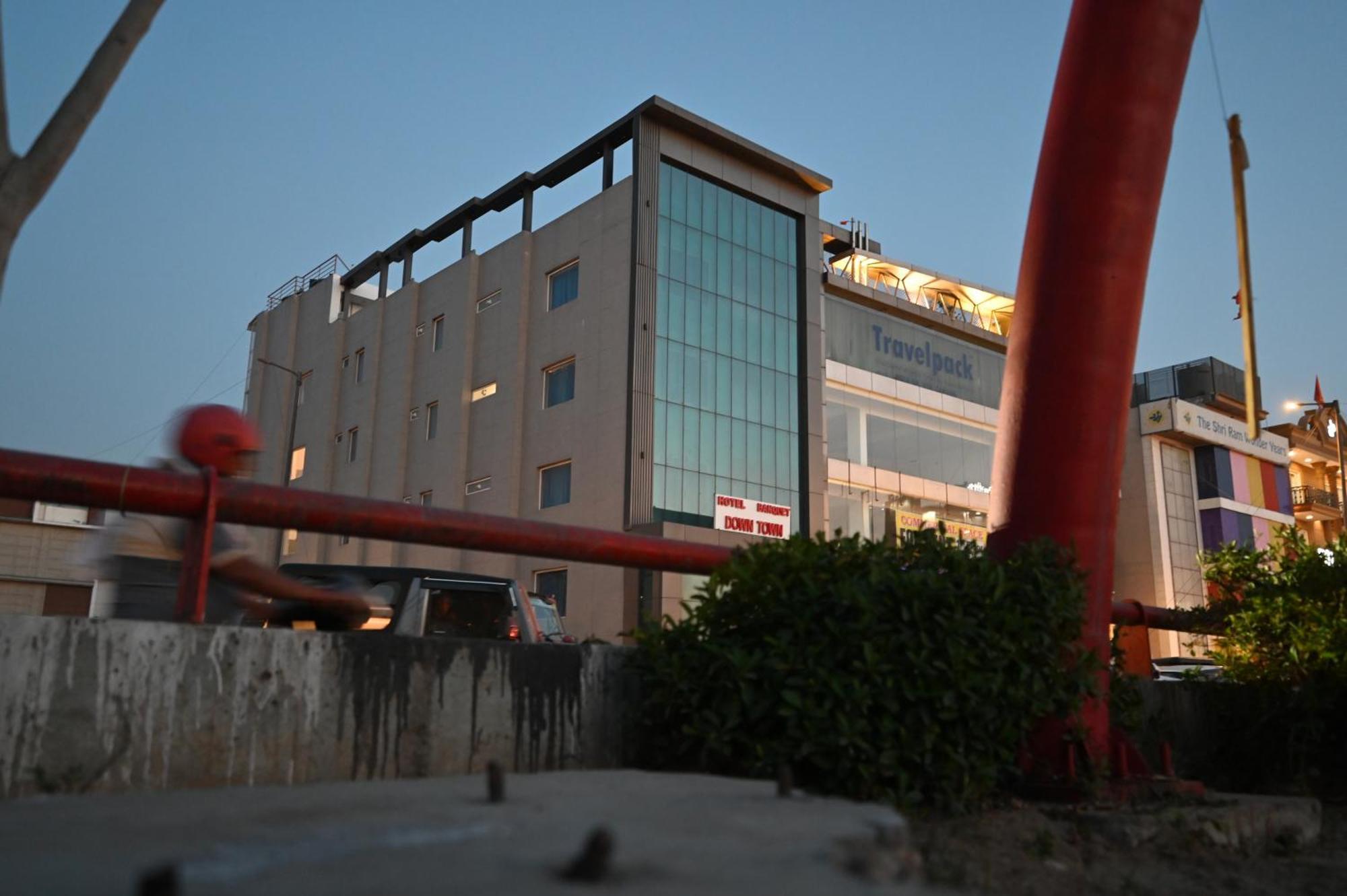 Hotel Down Town Paschim Vihar Delhi  Dış mekan fotoğraf