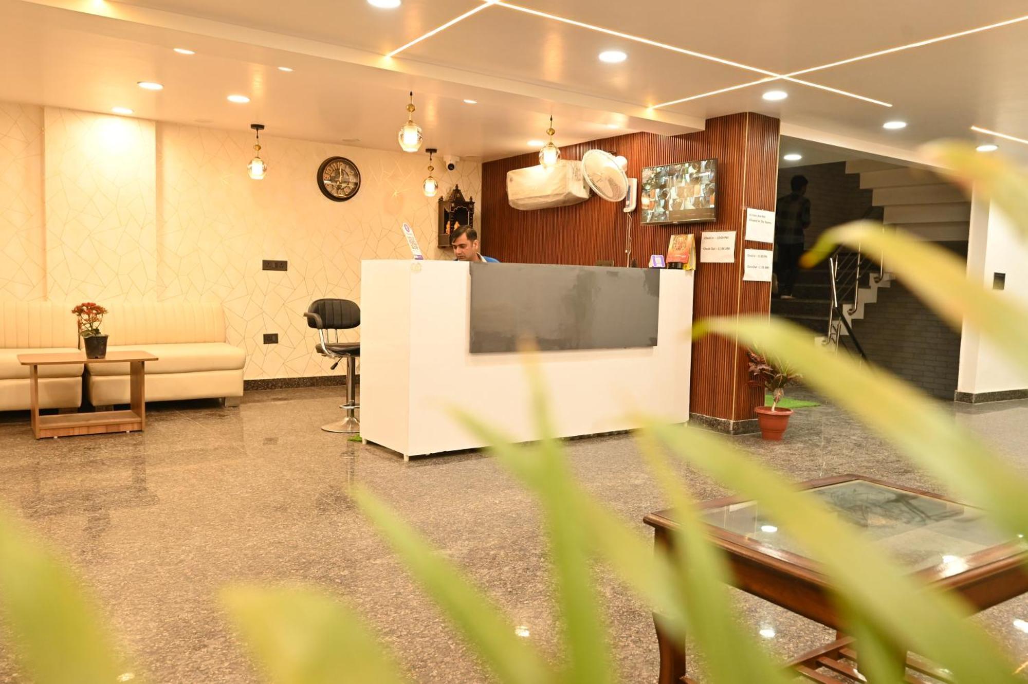 Hotel Down Town Paschim Vihar Delhi  Dış mekan fotoğraf