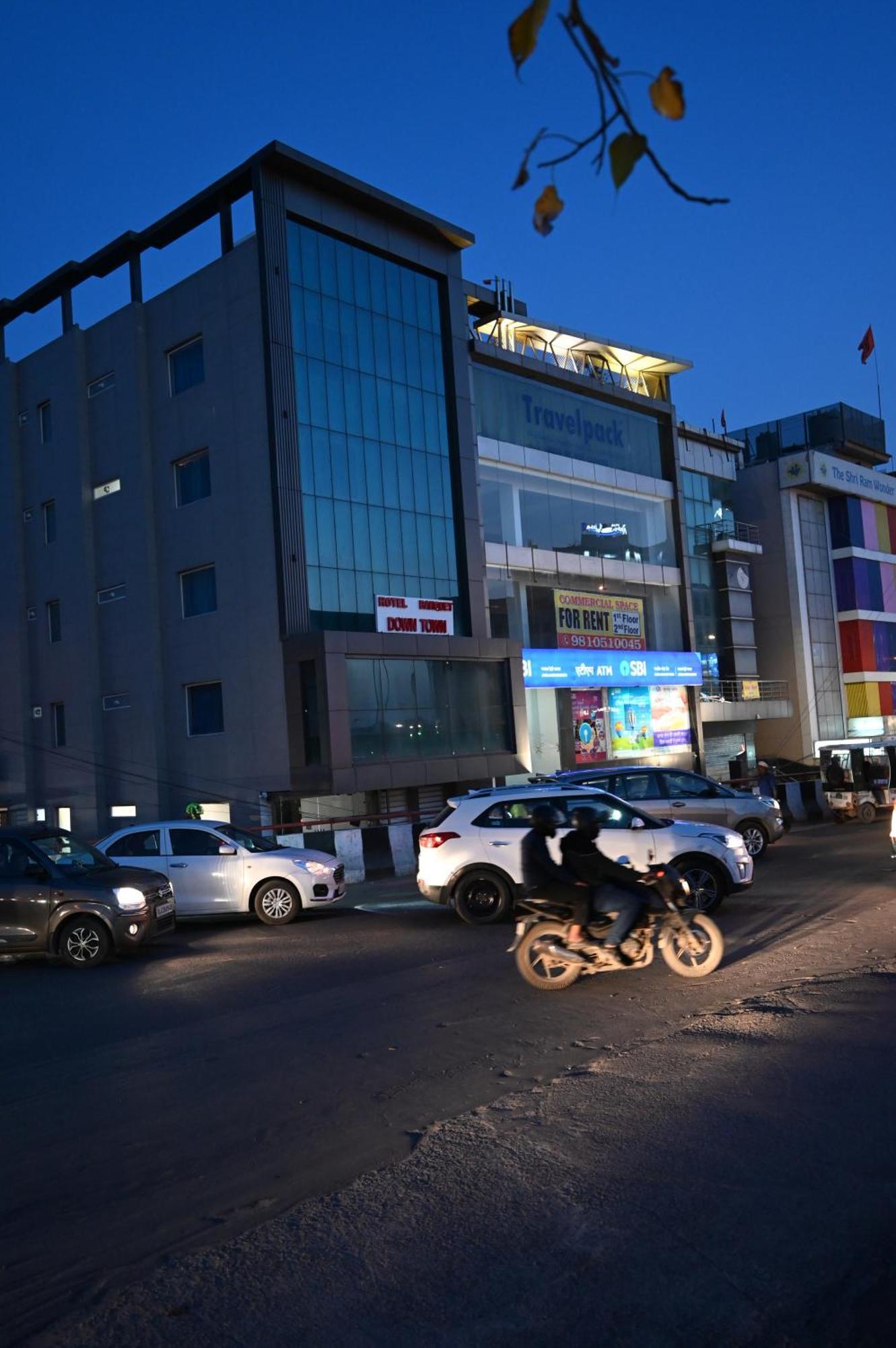Hotel Down Town Paschim Vihar Delhi  Dış mekan fotoğraf