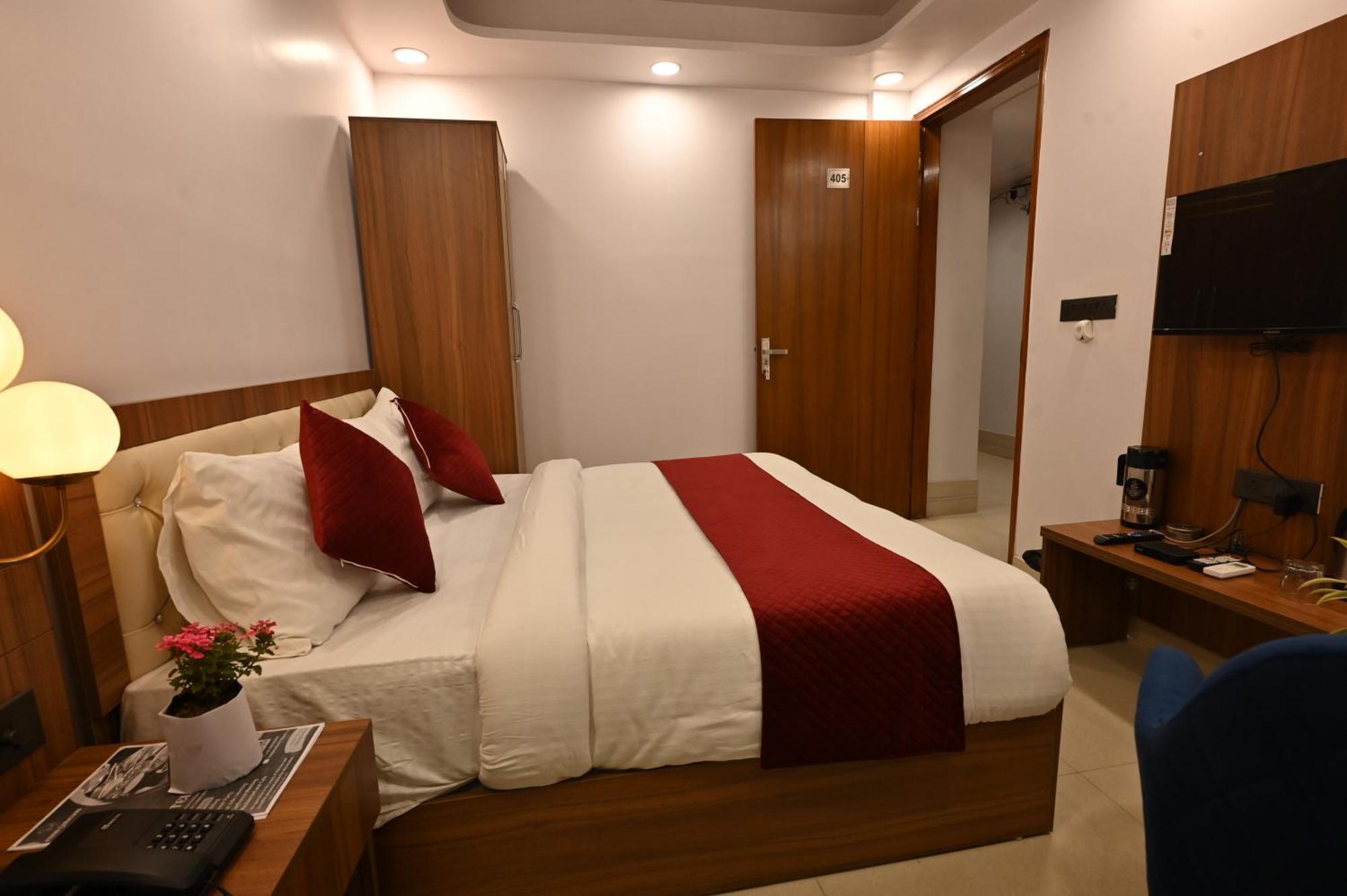 Hotel Down Town Paschim Vihar Delhi  Dış mekan fotoğraf