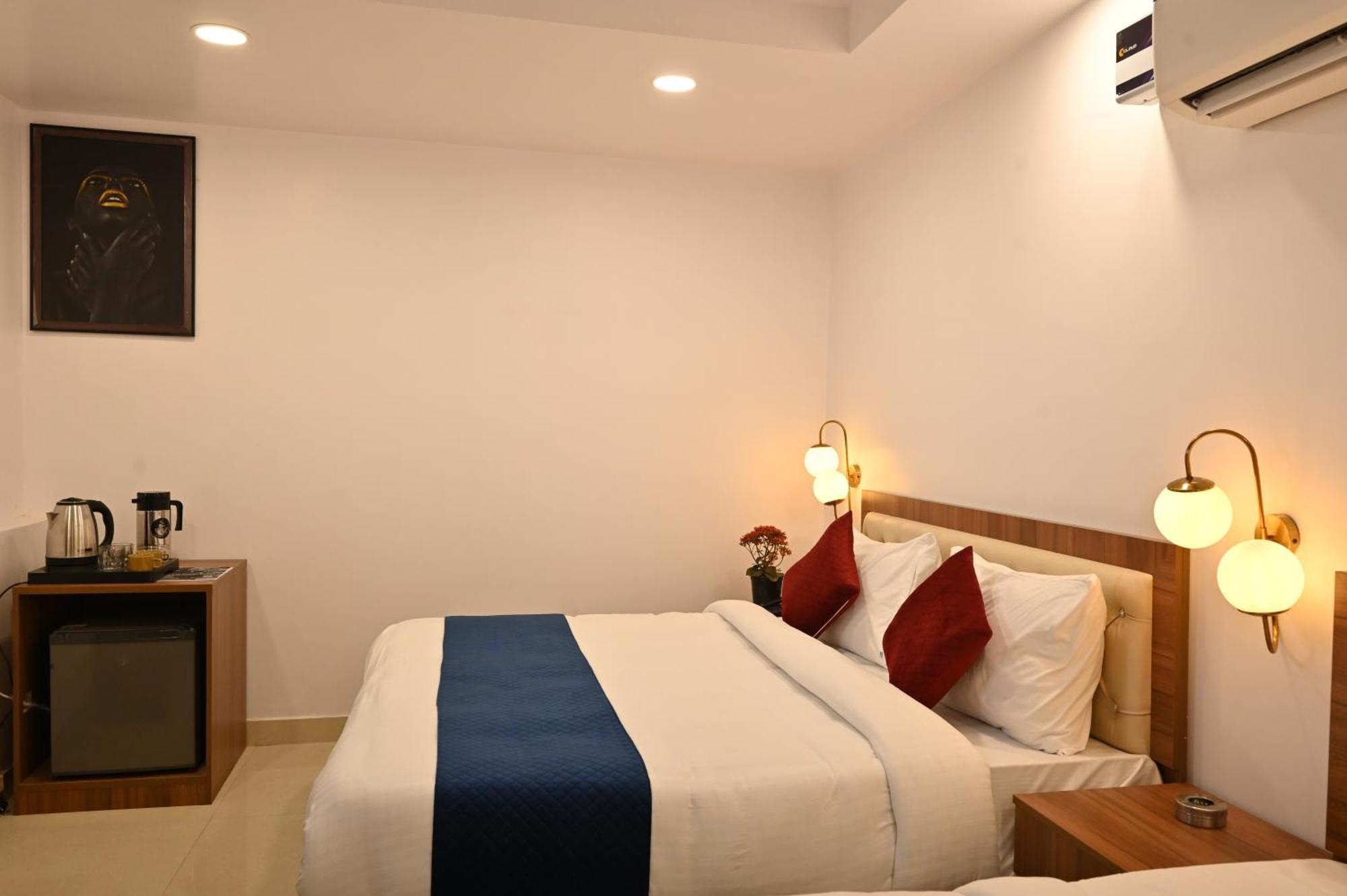 Hotel Down Town Paschim Vihar Delhi  Dış mekan fotoğraf