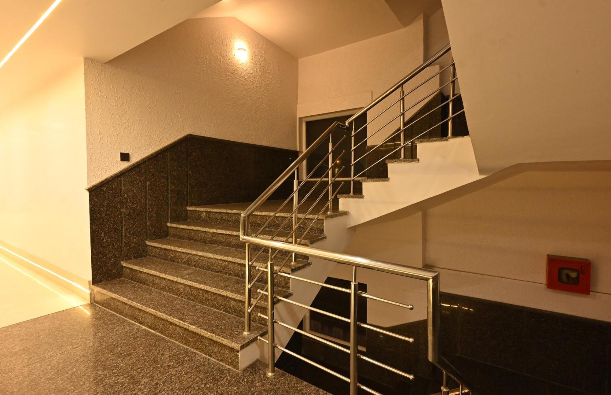 Hotel Down Town Paschim Vihar Delhi  Dış mekan fotoğraf