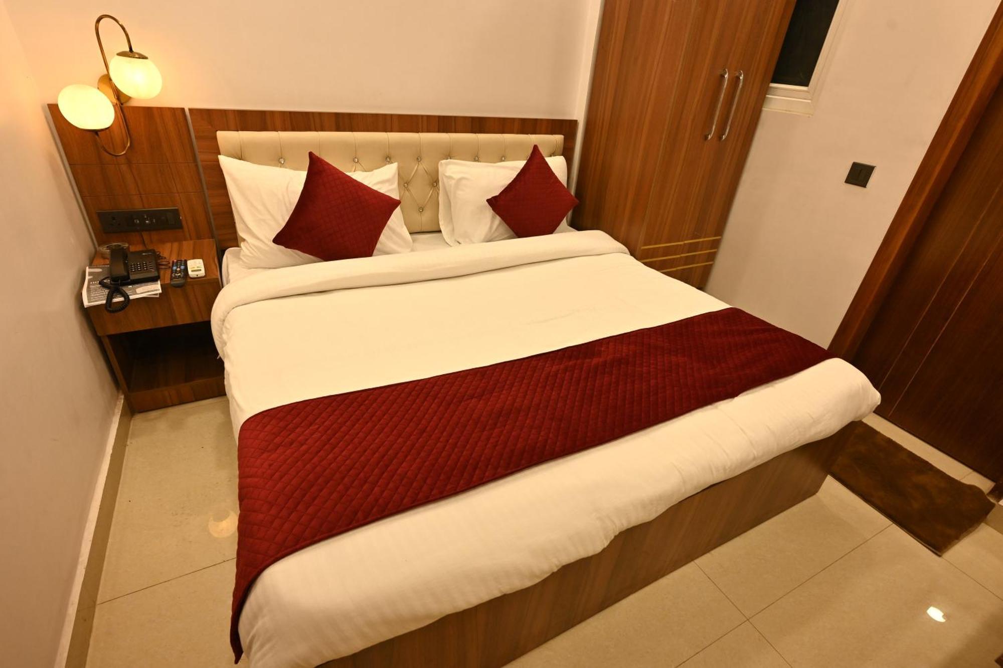 Hotel Down Town Paschim Vihar Delhi  Dış mekan fotoğraf